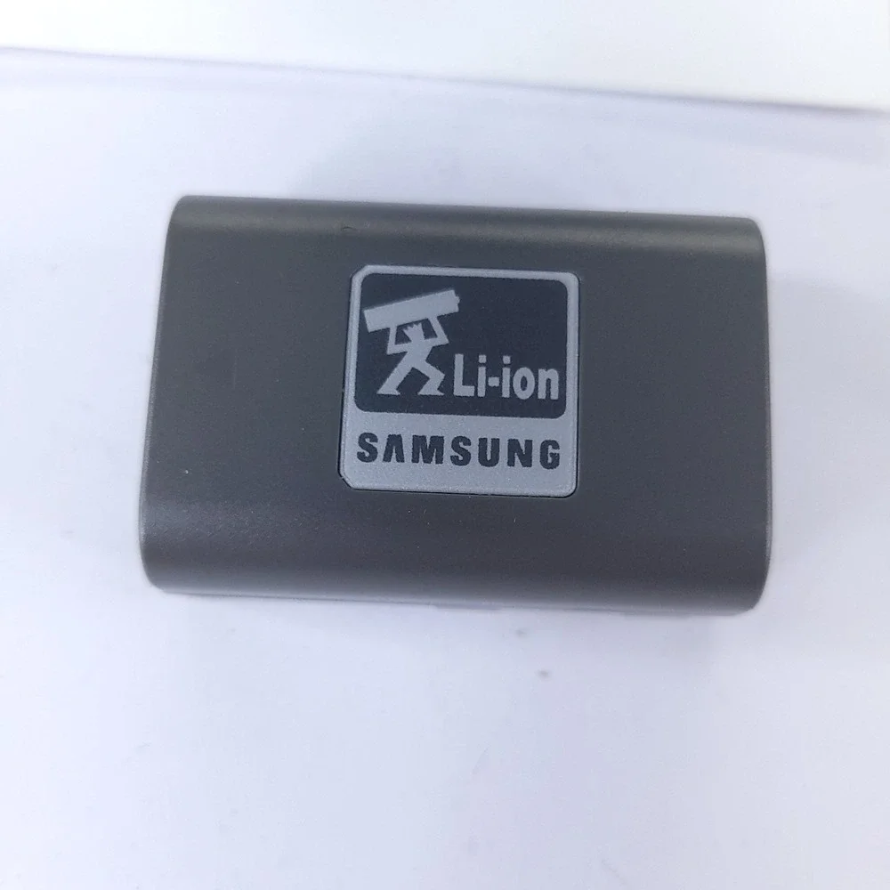 Samsung SCD23 MiniDV Video Camcorder Case Instructions Charger Batteries Tapes